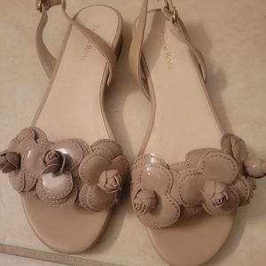 New Taryn Rose Ida flower sandal. Toe band w/patent flower details.